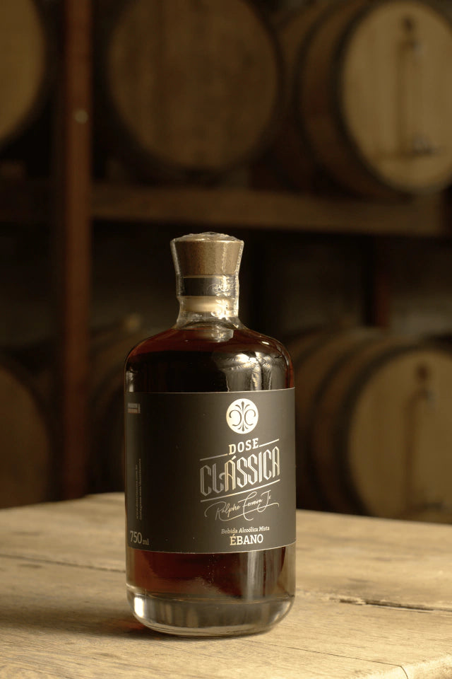 Cachaça Dose Clássica Edição Ebano 750ml